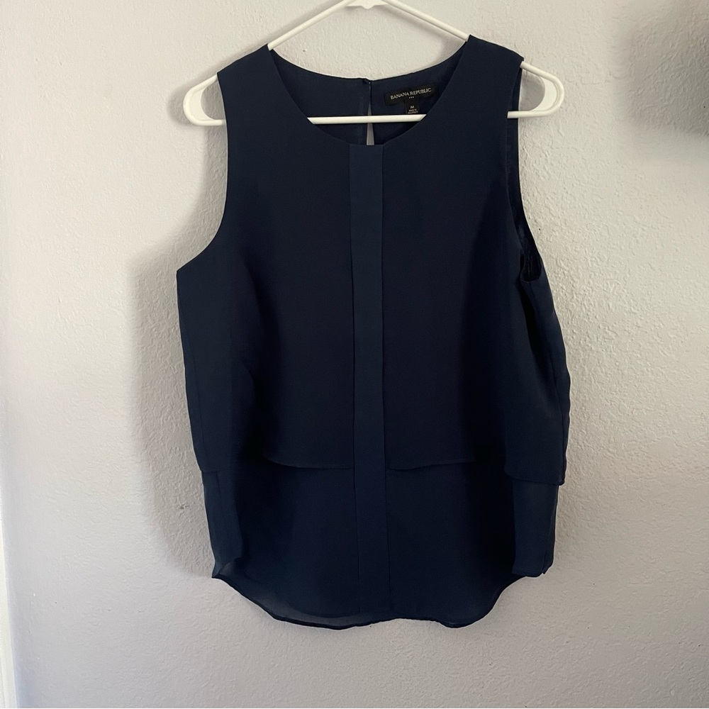 Banana republic factory M navy sleeveless blouse